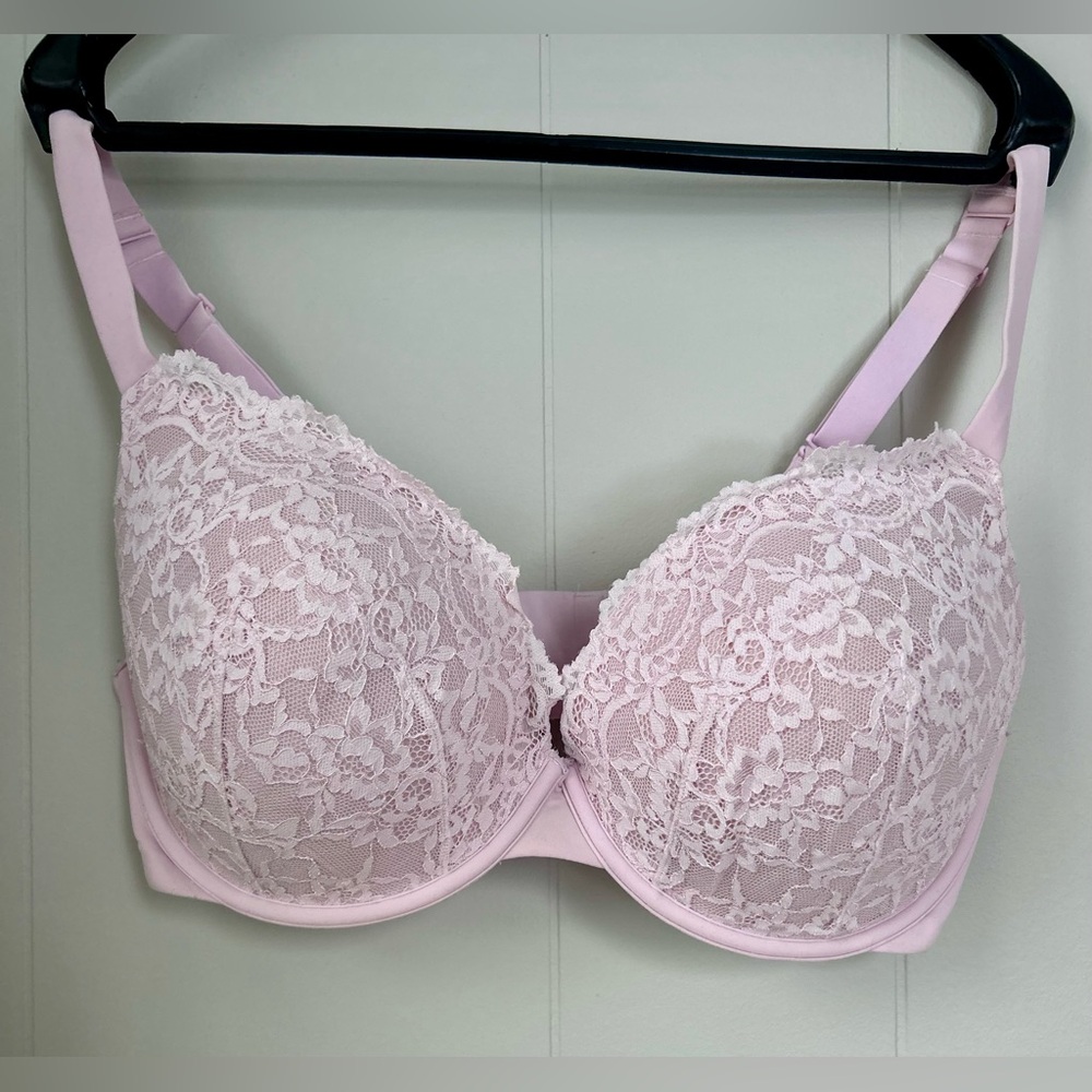 SKIMS Lace Underwire Bra in Light Pink